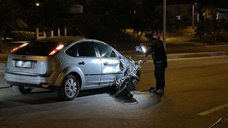 Kavşakta yürek yakan kaza! Sürücü öldü, 16 yaşındaki kızın durumu ağır 2